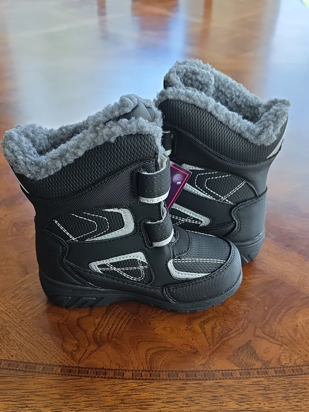 Totes Kids Toddler Boys Tayton Waterproof Insulated Flat Heel Winter Boots Sz 9T